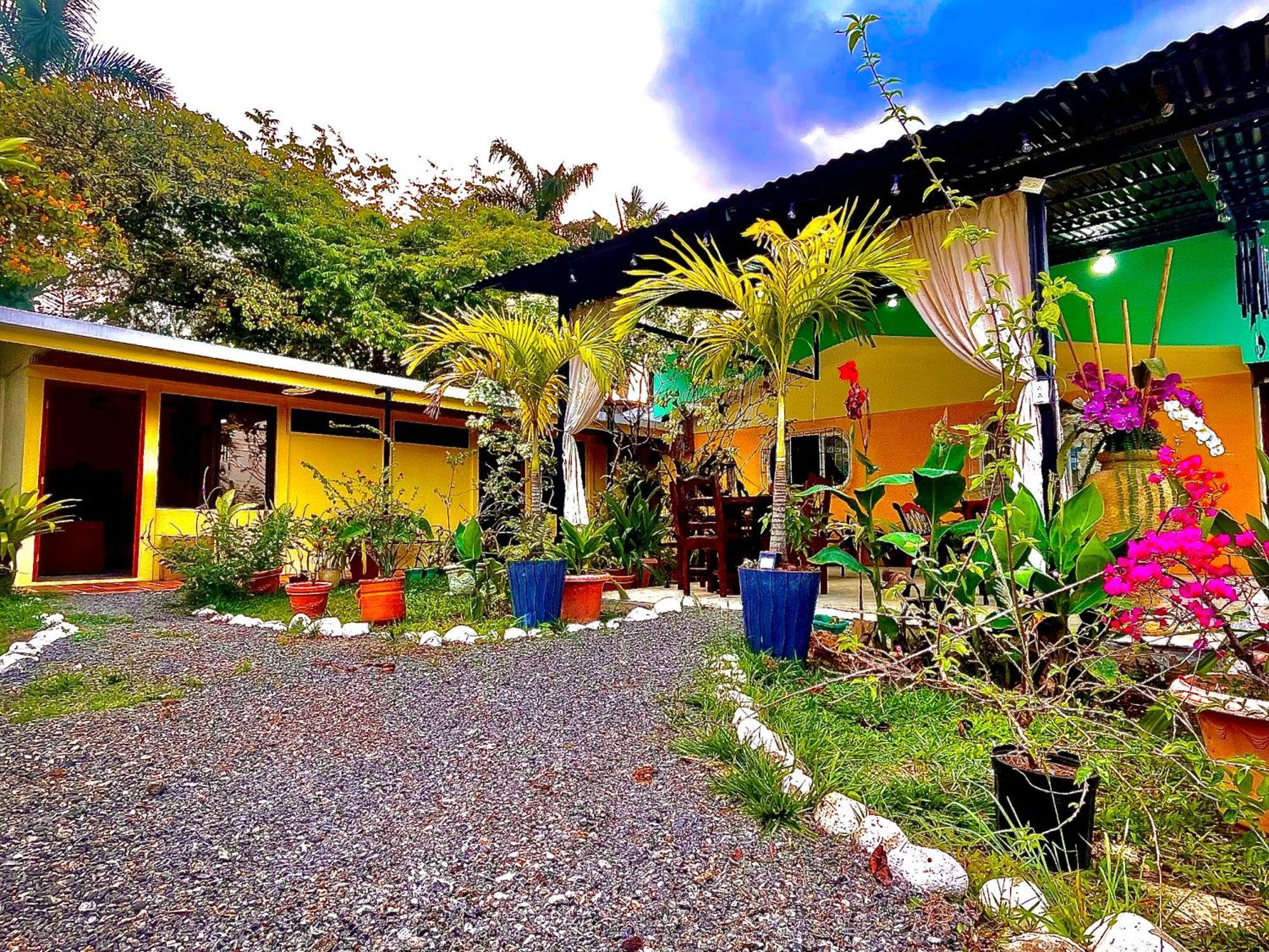 Hotel Tierra De Volcanes La Fortuna Exterior photo