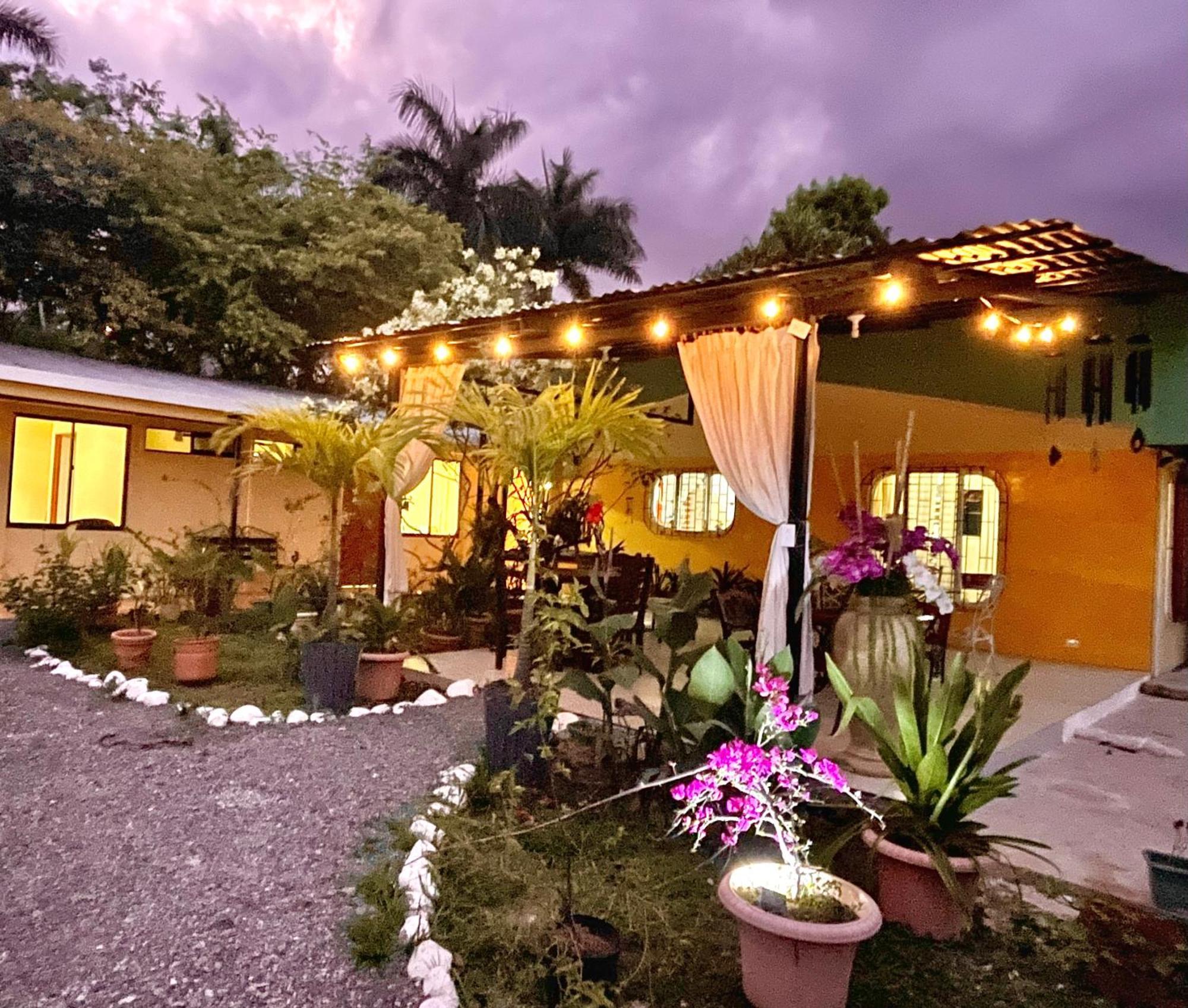 Hotel Tierra De Volcanes La Fortuna Exterior photo